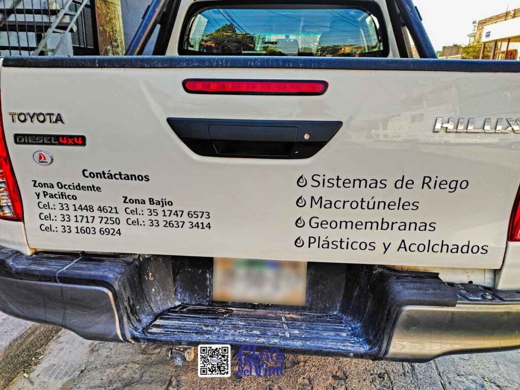 La rotulación publicitaria de tus unidades lleva más visitantes y potenciales clientes a tu página web. Tu página web empresarial resulta ser más efectiva para generar ventas que cualquier otra inversión digital, porque es la forma en que las empresas visitan tu catálogo de productos y servicios, además de ser el medio de contacto perfecto. Las unidades con rotulación publicitaria acercan a tus clientes más probables a tus redes sociales y después a concretar la compra, porque satisfacen una necesidad real cuando a ellos les ofreces tus soluciones.