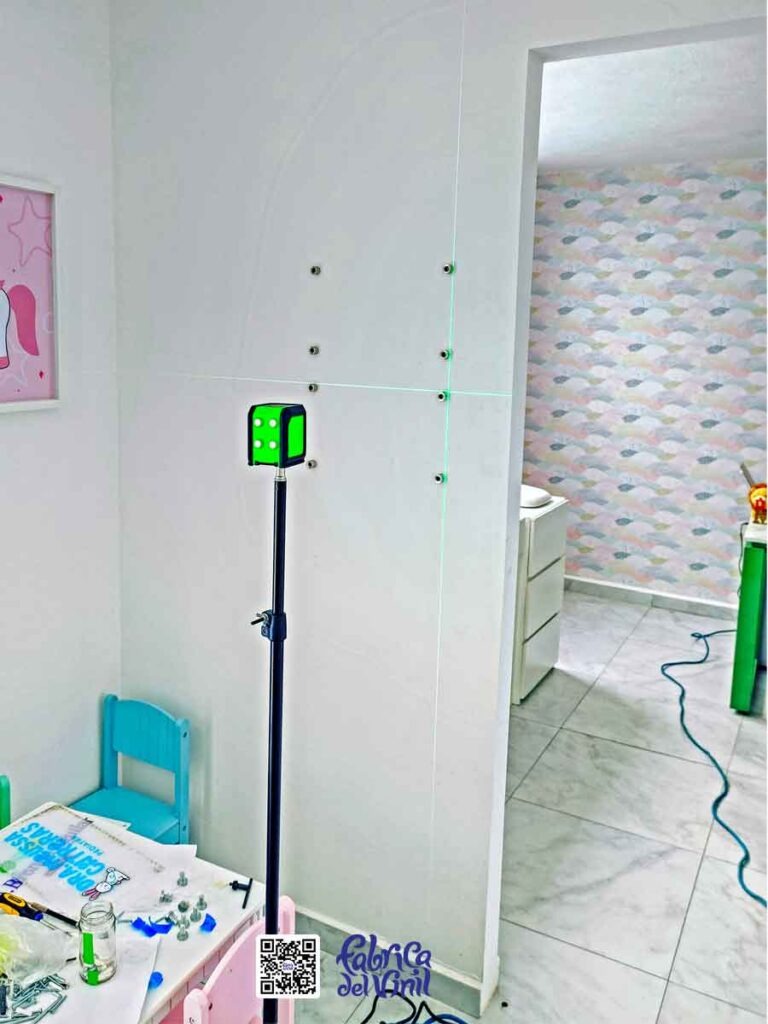 Fábrica del Vinil: Crea tus letreros a partir de acrílicos transparentes y de color, cortados con láser CNC y mezclas de capas de vinilos de corte o vinilos impresos con tu diseño personalizado. Fabricamos tus ilustraciones combinadas con tu logo de dermatología con la mejor calidad disponible en México, para que ambos potencien tu identidad comercial y marca. WhatsApp: 33 1927 2871.